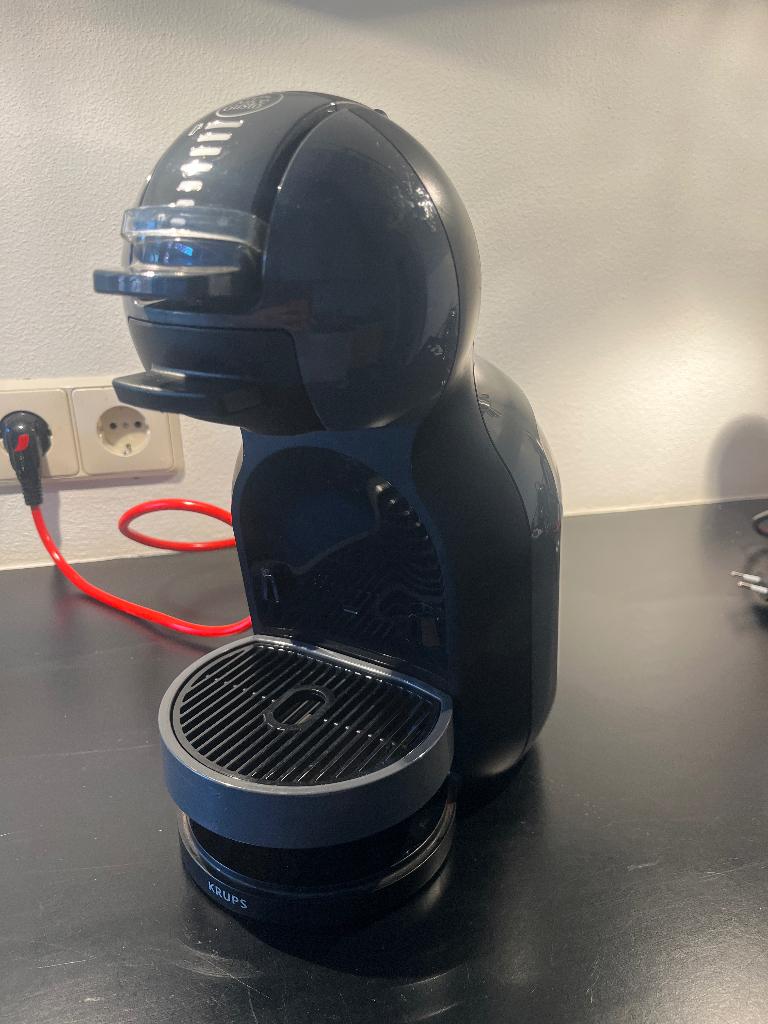 Dolce gusto apparaat, Witgoed en Apparatuur, Koffiezetapparaten, Gebruikt, Koffiemachine, Ophalen of Verzenden, Koffiepads en cups