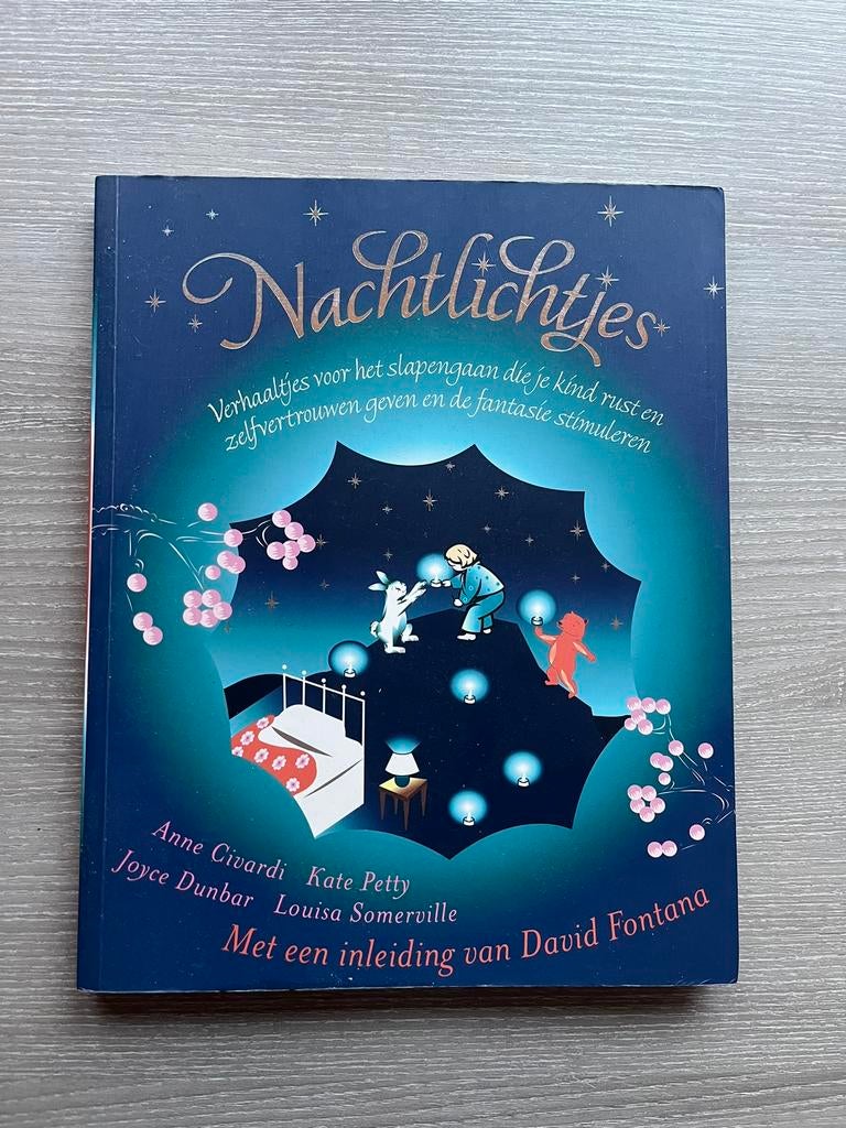 Voorleesboek met meditatieve kinderverhalen - Nachtlichtjes, Boeken, Ophalen of Verzenden, Zo goed als nieuw, Fictie algemeen