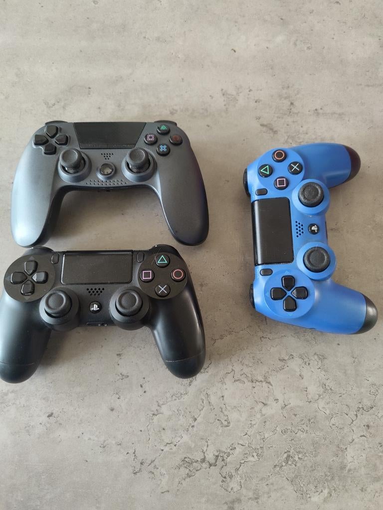 PlayStation 4 Controllers (2x origineel, 1x Under Control), Gebruikt, Ophalen of Verzenden, Controller, PlayStation 4
