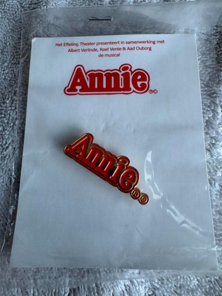 Nieuwe Efteling Theater Pin Annie the musical, Verzamelen, Efteling, Nieuw, Button of Speldje, Ophalen of Verzenden
