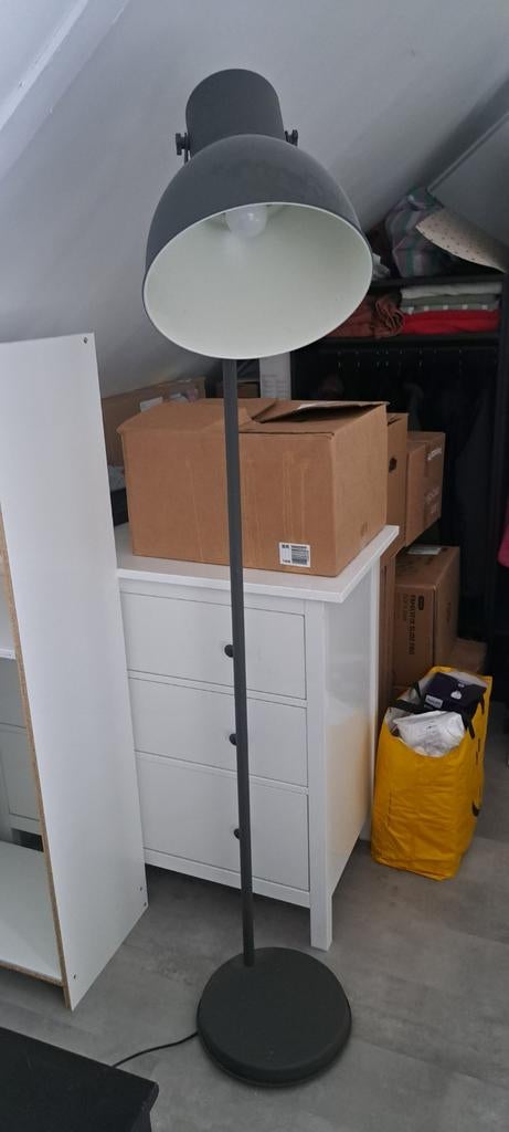 Ikea Hektar Donkergrijze vloerlamp met grote kap, Ophalen