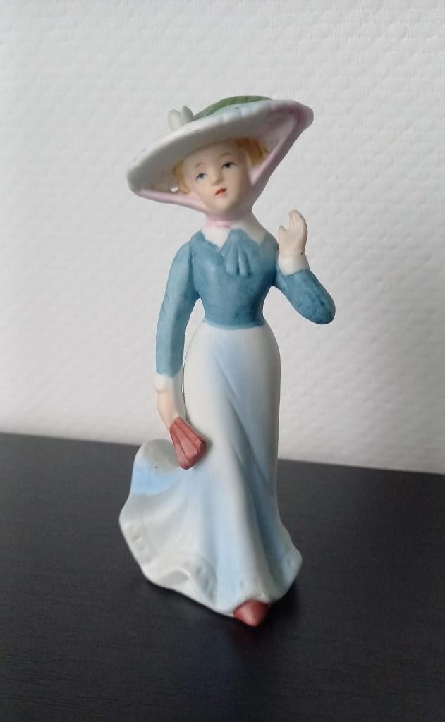 Victoriaanse dame van biscuit porselein, Ophalen of Verzenden