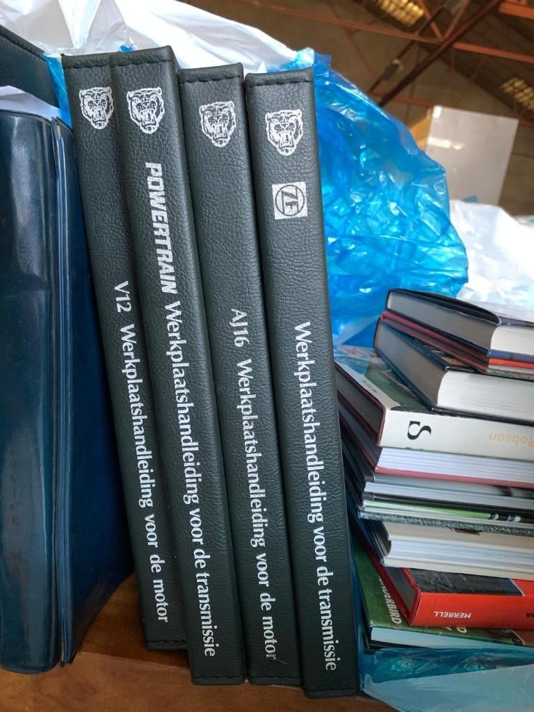 4 maal Jaguar werkplaatshandleiding voor transmissie motor, Ophalen of Verzenden