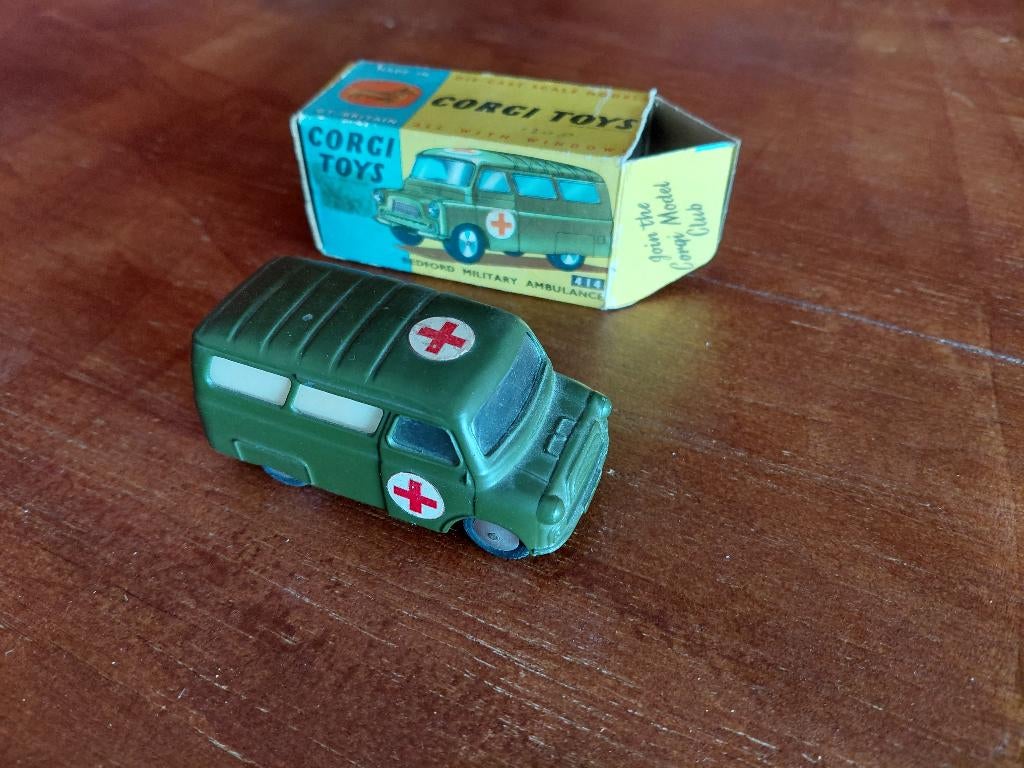 Corgi 414 Bedford utilicon ambulance, Ophalen of Verzenden, Zo goed als nieuw, Auto, Corgi