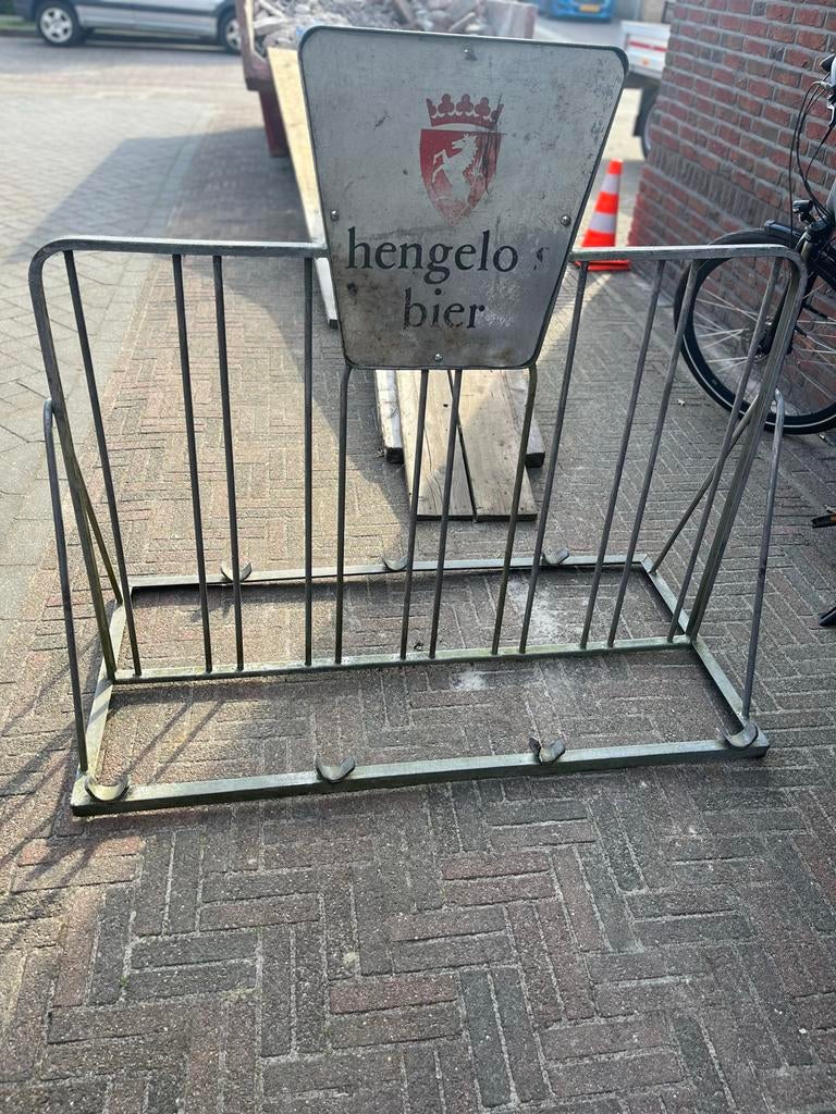 Uniek Hengelo Bier Fietsenrek - Stevig en Authentiek, Ophalen, Gebruikt