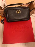 Valentino Garavani zwarte schoudertas, Sieraden, Tassen en Uiterlijk, Tassen | Damestassen, Ophalen of Verzenden, Nieuw, Zwart