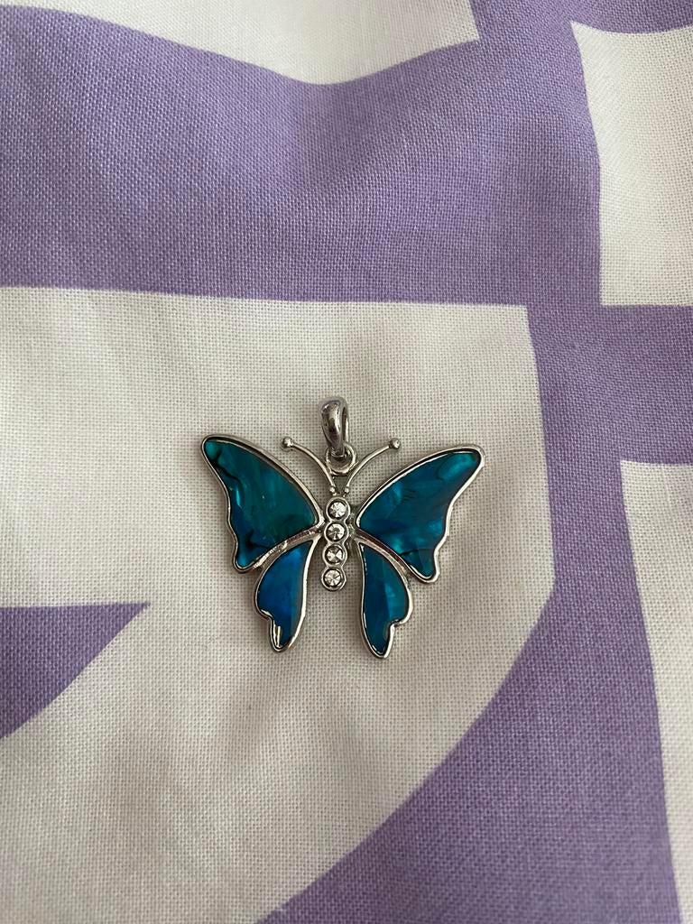 Vlinder bedeltje, Ophalen of Verzenden, Gebruikt, Overige materialen, Overige merken