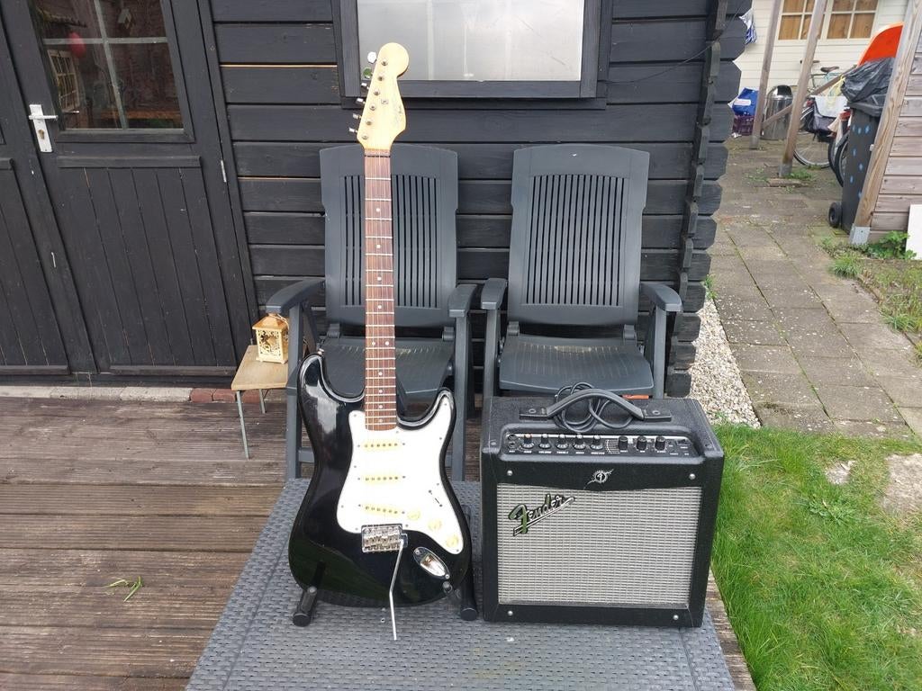 Squier ll  Stratocaster Fender versterker, Ophalen, Fender, Gebruikt, Met versterker