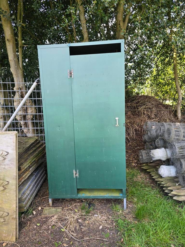 Toiletcabine voor camping of bouwplaats, Ophalen
