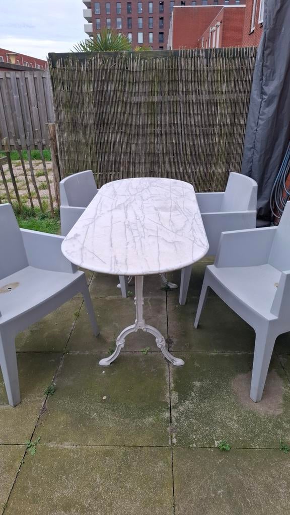 Oude marmeren tuintafel met gietijzeren onderstel, Ophalen