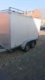 Gesloten aanhanger geremd, Ophalen