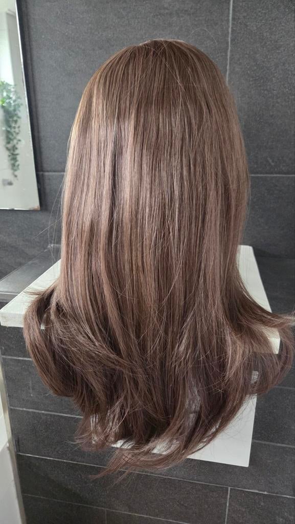 Nieuwe lace wig natuurlijk   bruin !, Ophalen of Verzenden, Nieuw, Pruik of Haarverlenging