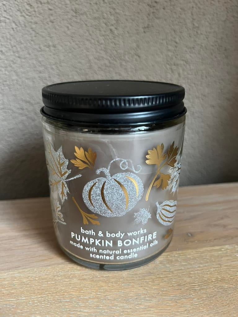 Bath & Body Works Pumpkin Bonfire kaars, Huis en Inrichting, Woonaccessoires | Kandelaars en Kaarsen, Ophalen of Verzenden, Nieuw