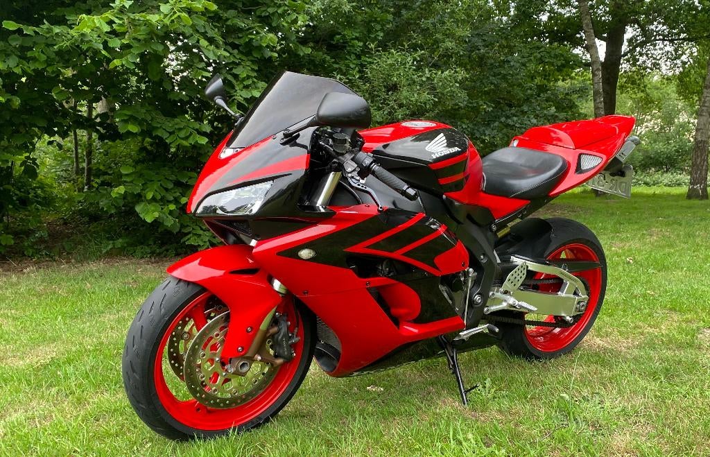 Bloedmooie Honda CBR1000RR Fireblade, Sportuitlaat, 4 cilinders, Motorrijbewijs A, Gebruikt
