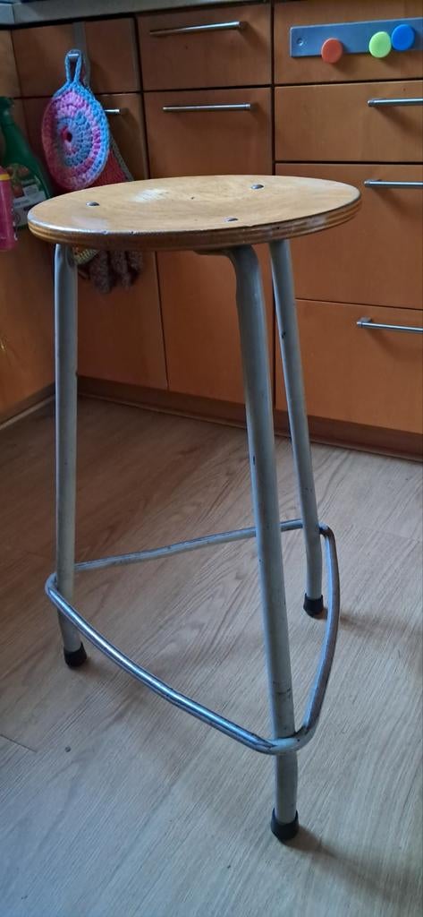 Authentieke werkplaatskruk, Ophalen