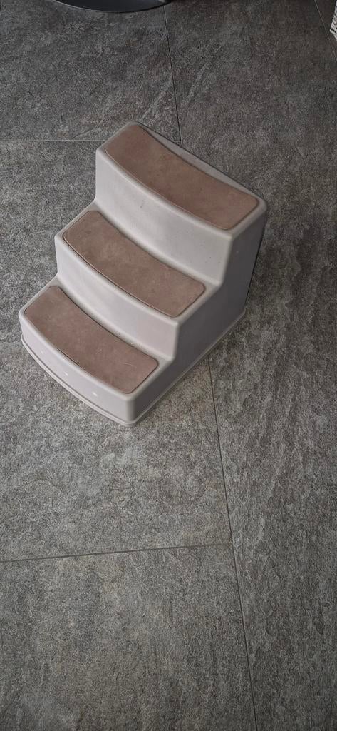 Trapje voor kleine hond, Dieren en Toebehoren, Honden-accessoires, Ophalen of Verzenden, Zo goed als nieuw