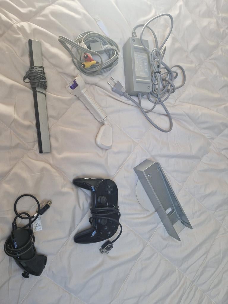 Wii console met accessoires en controllers, Spelcomputers en Games, Spelcomputers | Nintendo Consoles | Accessoires, Gebruikt