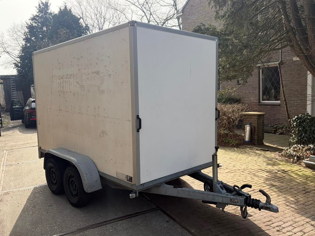 Saris gesloten aanhanger 300x150x180 2000 kg, Ophalen, Zo goed als nieuw