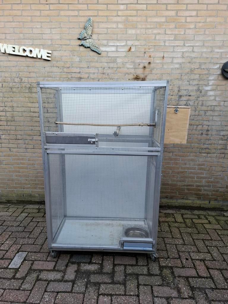 Verrijdbare aluminium voliere met voederplateau en lade, Dieren en Toebehoren, Vogels | Hokken en Kooien, Ophalen, Aluminium, Volière