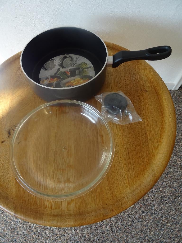 BK hapjespan 24 cm. nieuw, Keramische plaat, Nieuw, Ophalen of Verzenden, Rvs