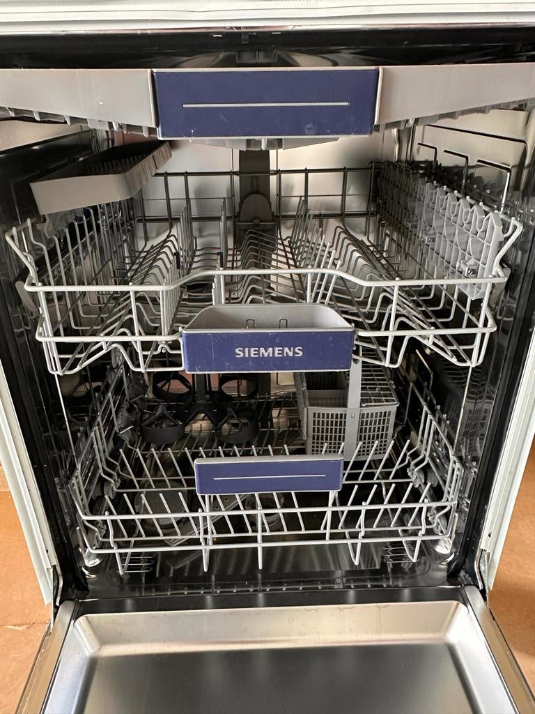 Siemens iQ300 Vaatwasser 60 cm, XXL, Geïntegreerd, Ophalen, 60 cm of meer, Minder dan 10 liter, Zo goed als nieuw