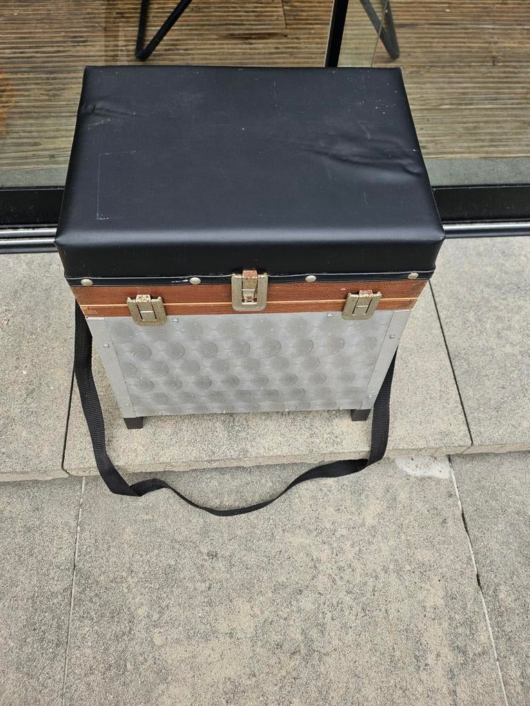 Vis zitkoffer met lade en voerbak, Ophalen, Gebruikt