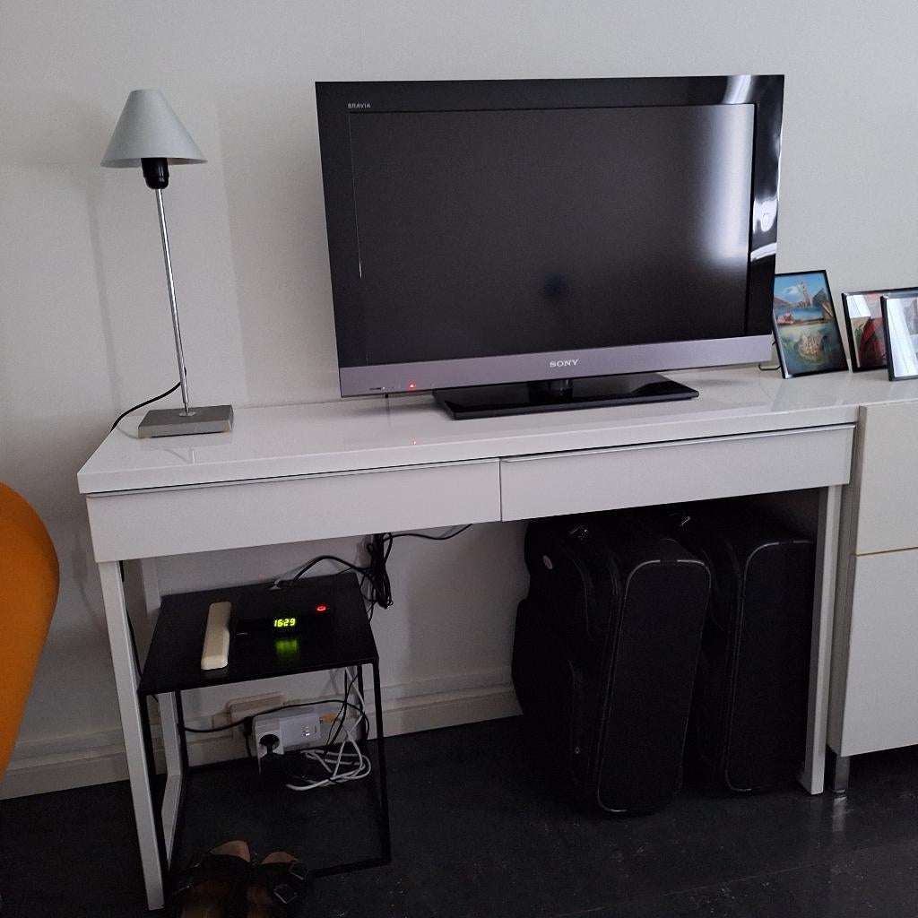 side table, Huis en Inrichting, Tafels | Sidetables, Ophalen, 100 tot 150 cm, Overige materialen, Zo goed als nieuw