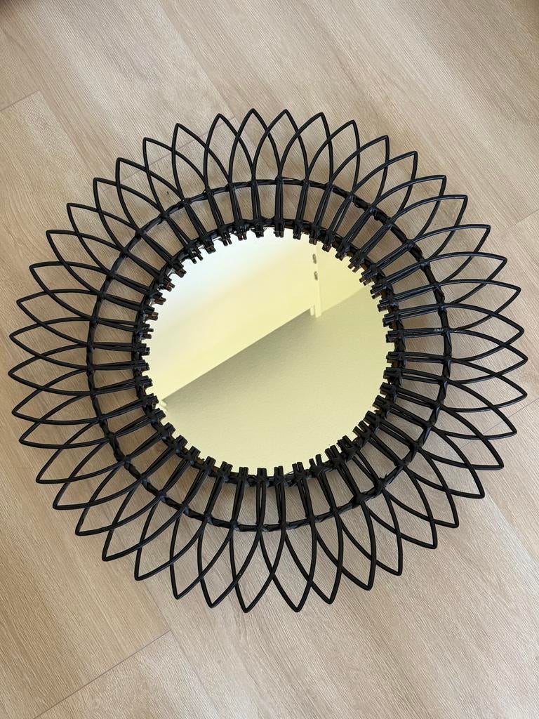 Zwarte rotan spiegel - Zonnespiegel, Huis en Inrichting, Ophalen, Rond, Zo goed als nieuw, Minder dan 100 cm