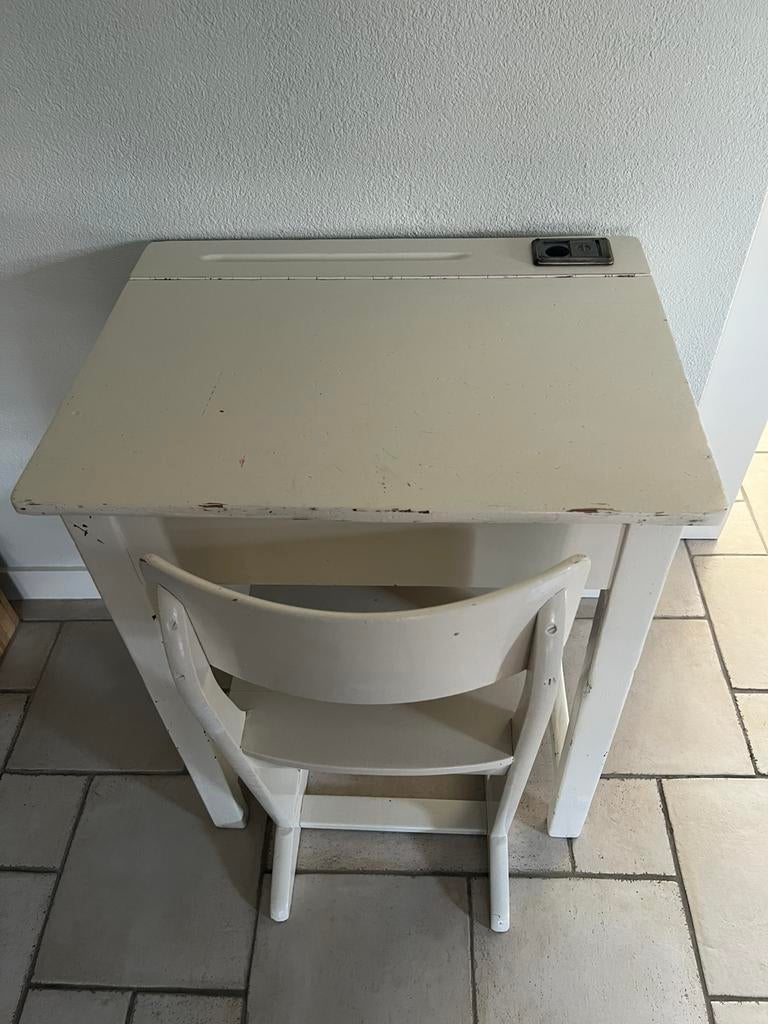 Schoolbank met stoel, Ophalen