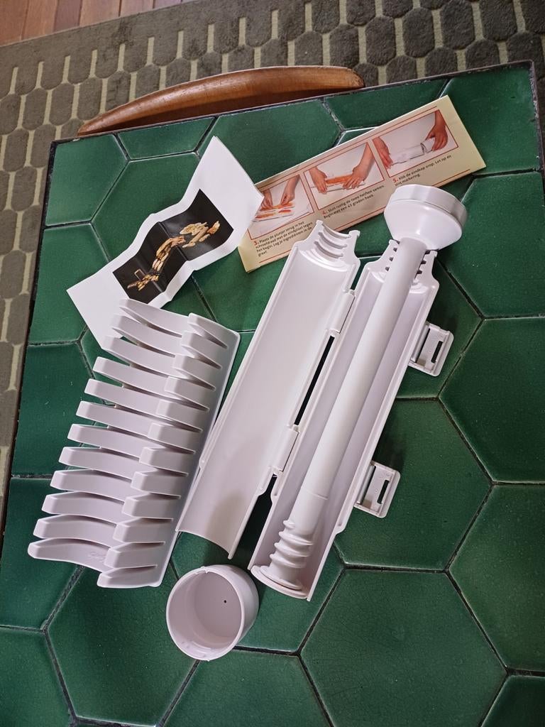 Sushezi Sushi Rol Maker - Maak zelf eenvoudig sushi, Overige typen, Kunststof, Ophalen of Verzenden, Zo goed als nieuw