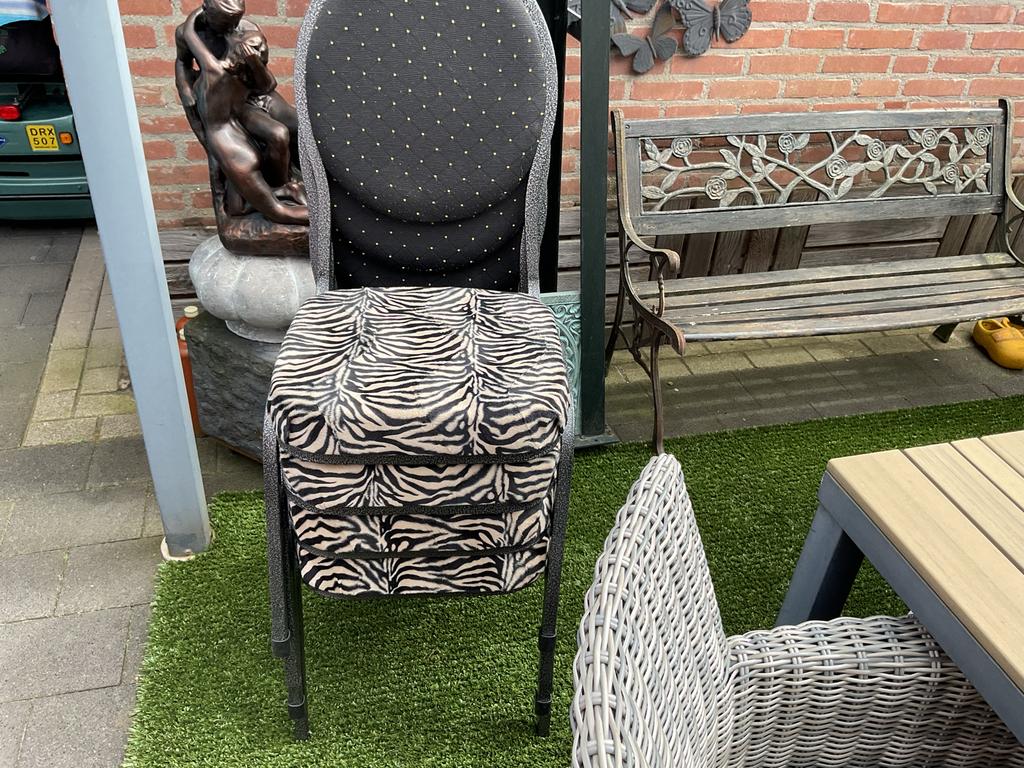 Set van 4 stapelbare stoelen met zebraprint, Huis en Inrichting, Stoelen, Ophalen, Gebruikt, Zwart, Vier