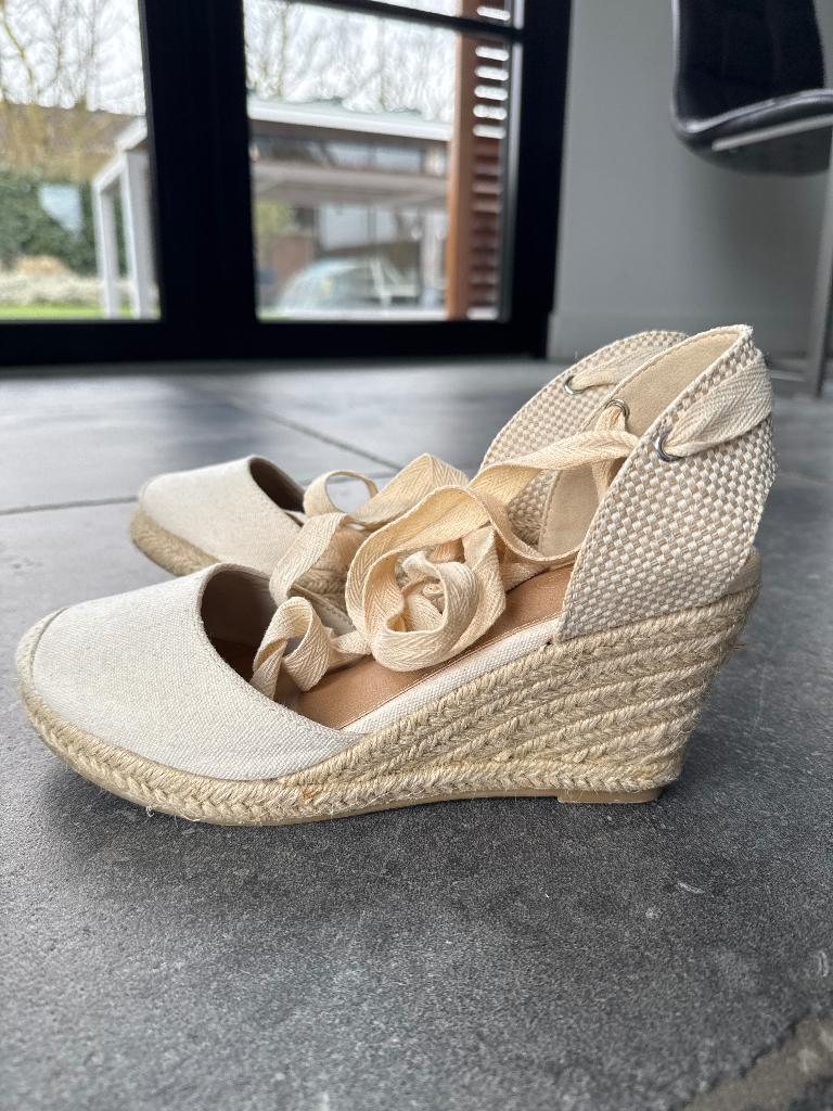 Sleehak schoenen, Kleding | Dames, Schoenen, Verzenden, Beige, Rubi, Sandalen of Muiltjes