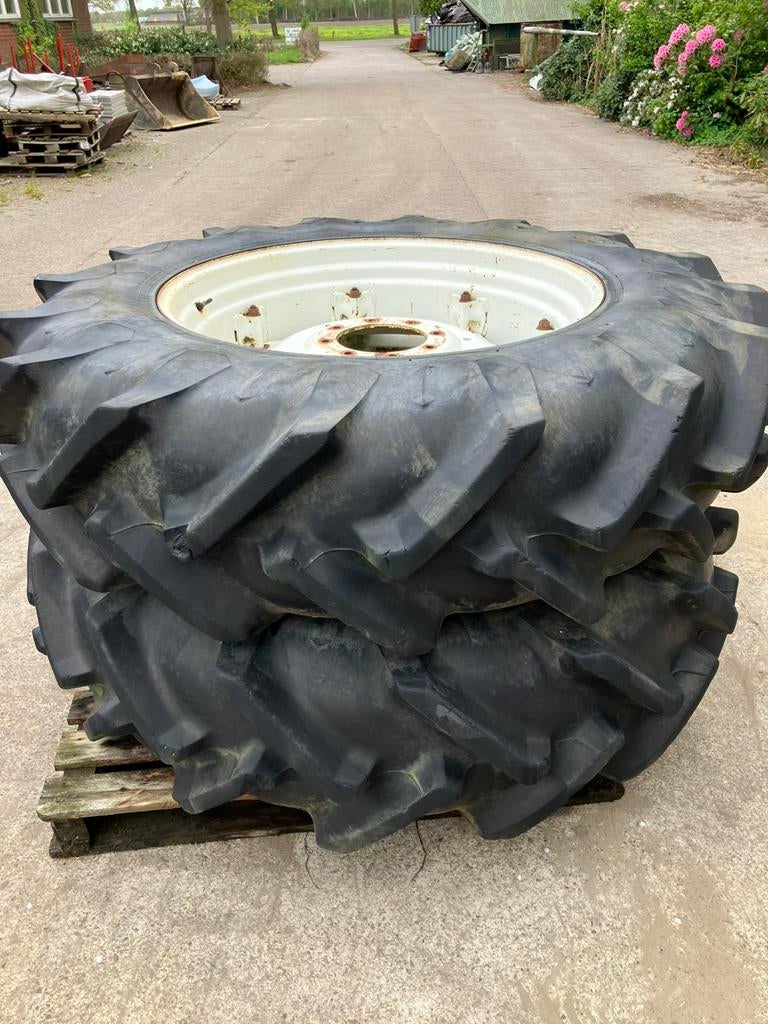 18.4R38 ploegbanden op velg, Ophalen