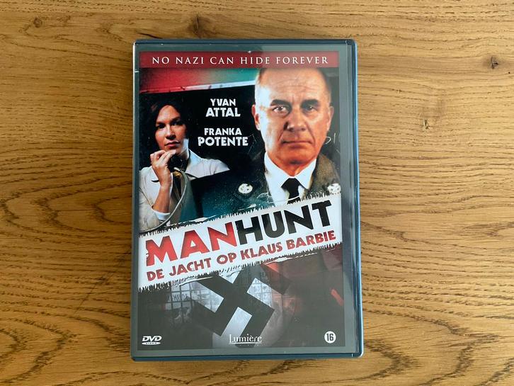 6). Manhunt: De jacht op Klaus Barbie ( Lumière film)., Cd's en Dvd's, Dvd's | Filmhuis, Gebruikt, Overige gebieden, Vanaf 16 jaar