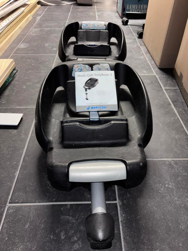 Maxi-Cosi EasyBase 2 autostoel base (per stuk, 2 voor € 40), Kinderen en Baby's, Ophalen, 0 t/m 13 kg, Maxi-Cosi, Gebruikt