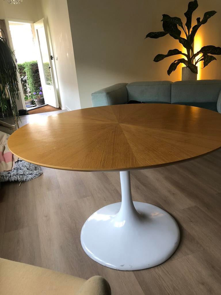 Tulp tafel Saarinen styl eiken blad, Huis en Inrichting, Tafels | Eettafels, Ophalen of Verzenden, Zo goed als nieuw, Rond, 100 tot 150 cm