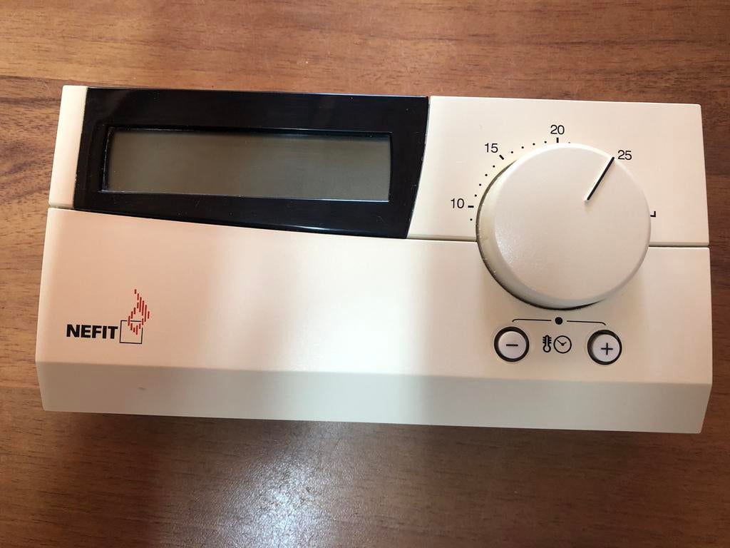 Nefit Thermostaat - Gebruikt maar in goede staat, Doe-het-zelf en Verbouw, Ophalen, Gebruikt