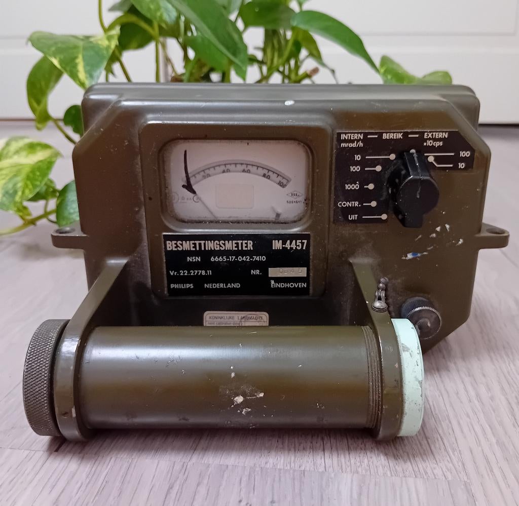 dutch army ganger besmettingsmeter im-4457, Ophalen of Verzenden, Landmacht, Amerika, Embleem of Badge