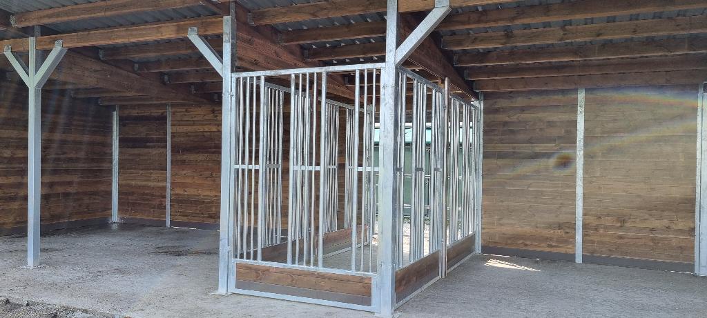 Voederbakken & Paardenhooiruif - hooiruif voor paarden., Weidegang