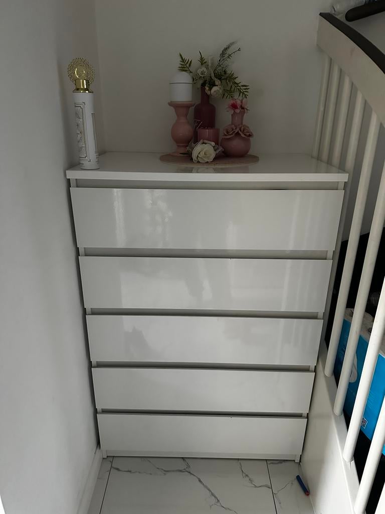 Witte ladekast met 5 laden, Huis en Inrichting, Kasten | Ladekasten, Ophalen, Overige materialen, Gebruikt, 5 laden of meer