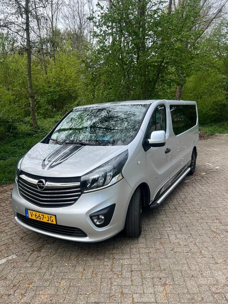 Opel Vivaro 1.6 Cdti 107KW 2017 innovation limited edition, Auto's, Bestelauto's, Voorwielaandrijving, 145 pk, 4 cilinders, 2000 kg