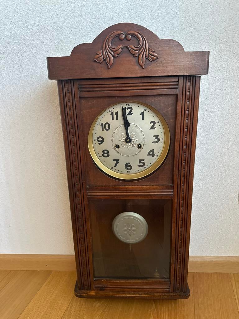 Antieke houten wandklok - 70cm hoog, werkend, Ophalen