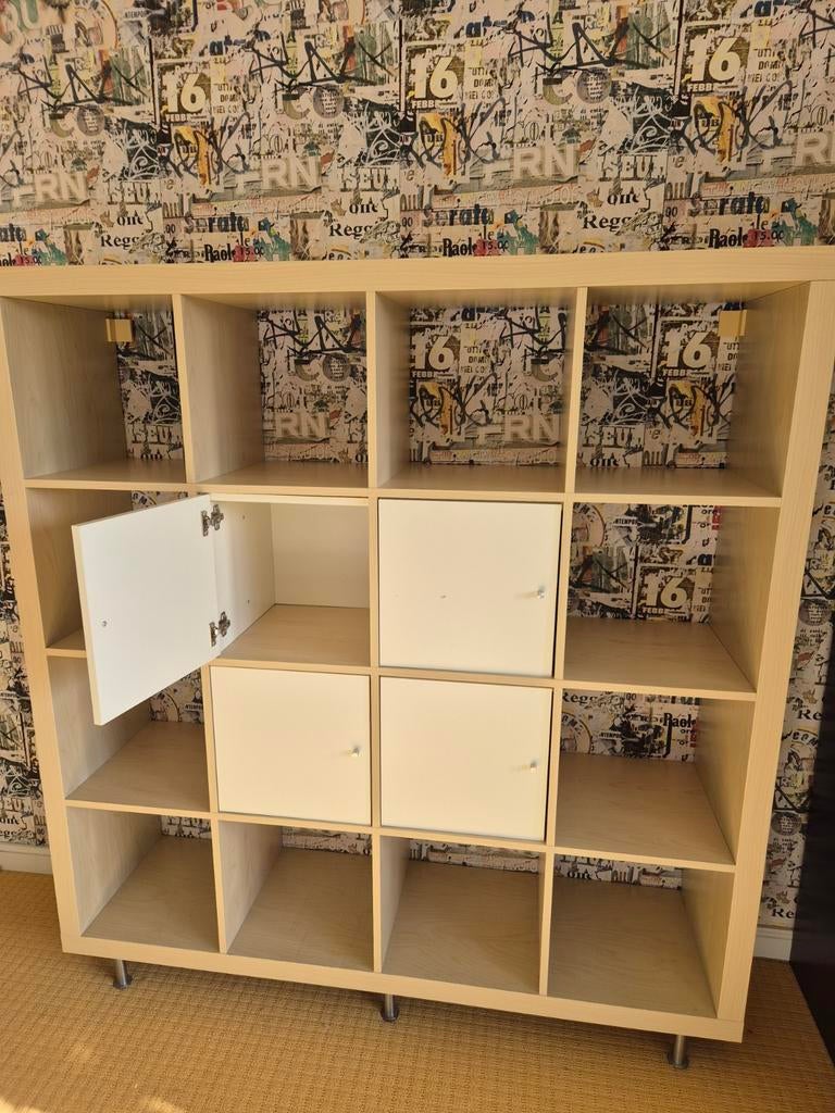 Ikea Kallax 4x4 kast met 4 deurtjes en pootjes, Huis en Inrichting, Ophalen, 100 tot 150 cm, 100 tot 150 cm, Modern