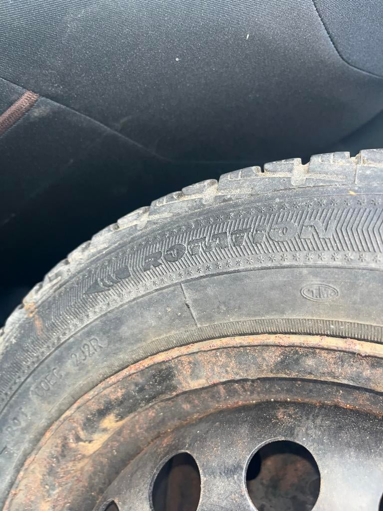 Vier winterbanden met velgen 155/65 R14, Ophalen, Gebruikt