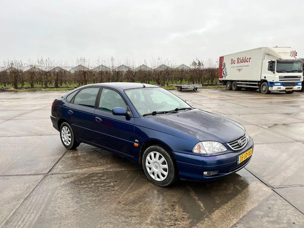 Toyota Avensis 2.0 benzine Airco handgeschakeld (bj 2002), 1998 cc, 4 cilinders, 150 pk, Blauw