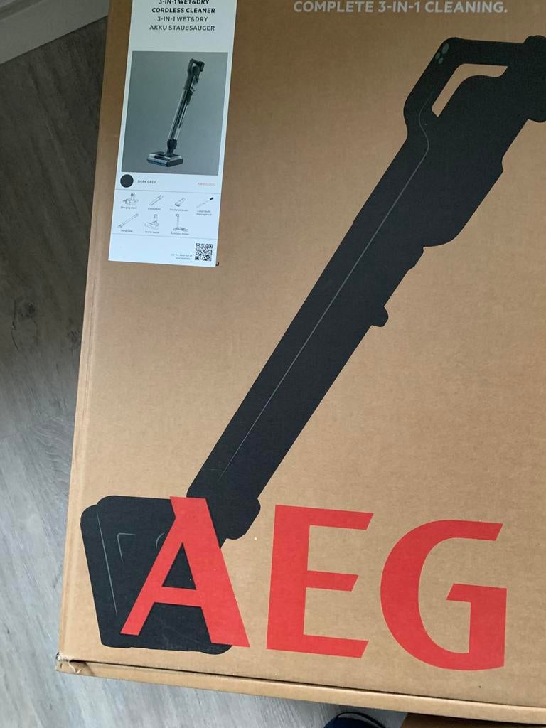 AEG stofzuiger, Witgoed en Apparatuur, Stofzuigers, Ophalen, Nieuw, Reservoir, Overige typen