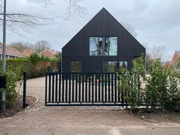 E-Schuifpoort model: 'Sydney' in 2 afmetingen: 4 en 5 meter!, Tuin en Terras, Tuinhekken en Hekwerk, Nieuw, Spijlenhekwerk, IJzer