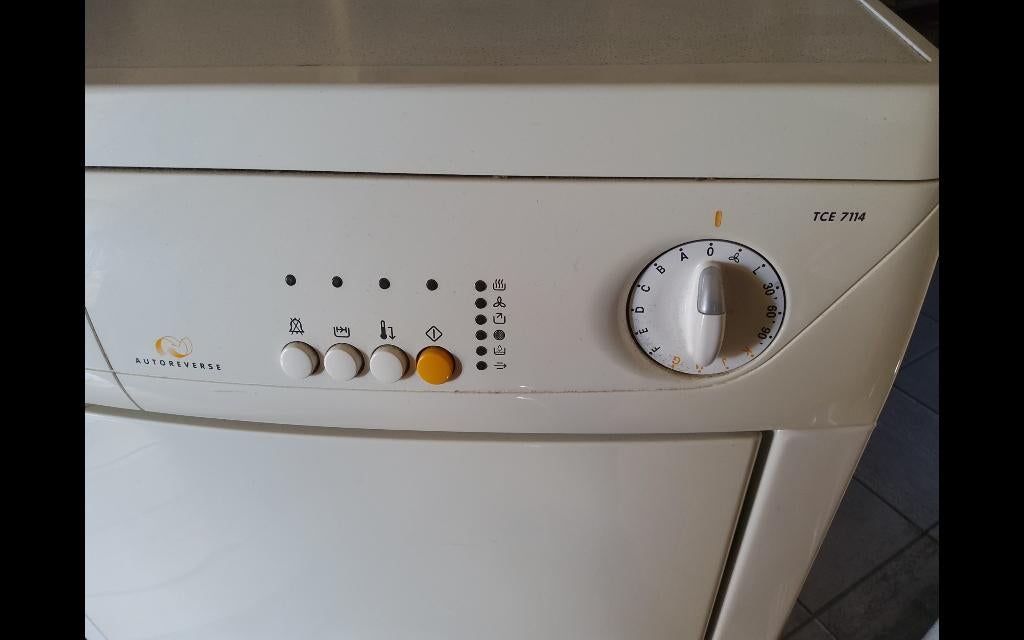 ZANUSSI Condenser Dryer condens droger TCE 7114, Ophalen, 6 tot 8 kg, Gebruikt, Minder dan 85 cm