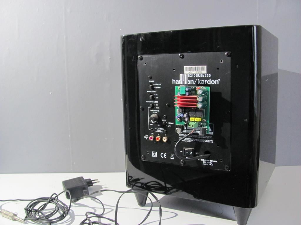 Harman / kardon hkts210sub/230 omgebouwd tot versterker, Muziek en Instrumenten, Ophalen of Verzenden, Gebruikt, Basgitaar, 100 watt of meer