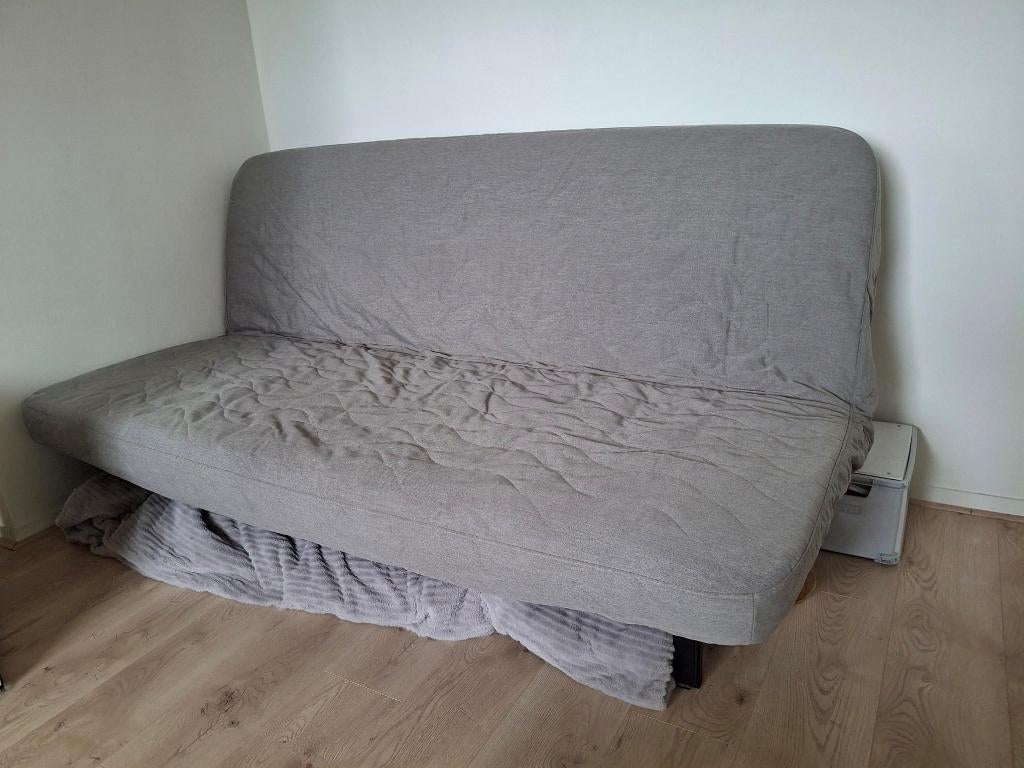 mooie IKEA slaapbank NYHAMN, Huis en Inrichting, Slaapkamer | Slaapbanken, Ophalen, Tweepersoons, 140 cm, Zo goed als nieuw